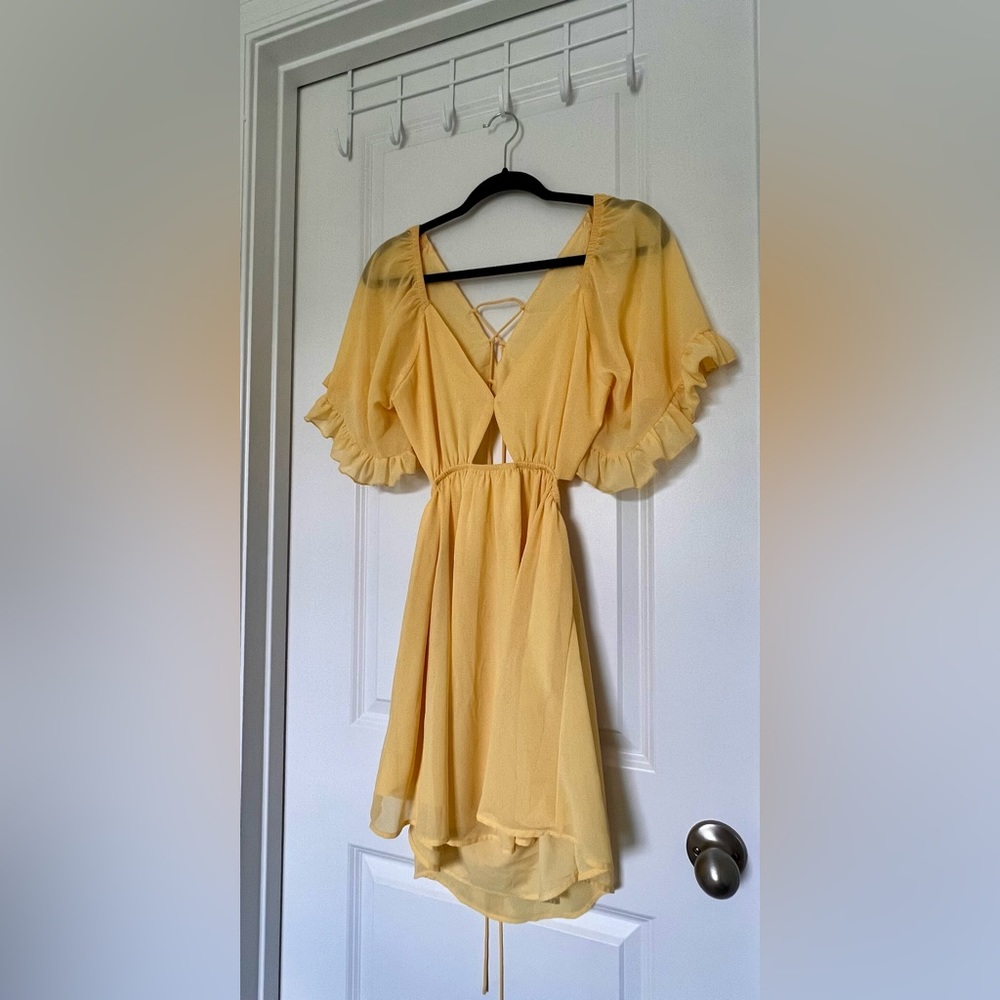 Flowy yellow summer dress
